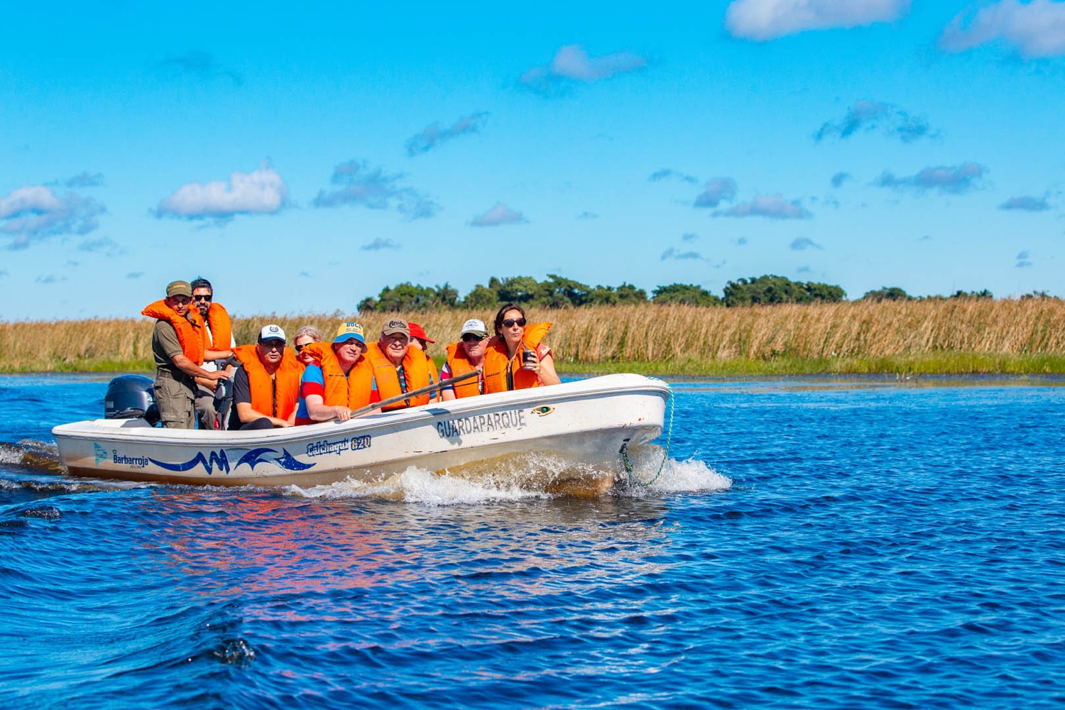 Safari náutico en los Esteros del Iberá: qué es y dónde hacerlo