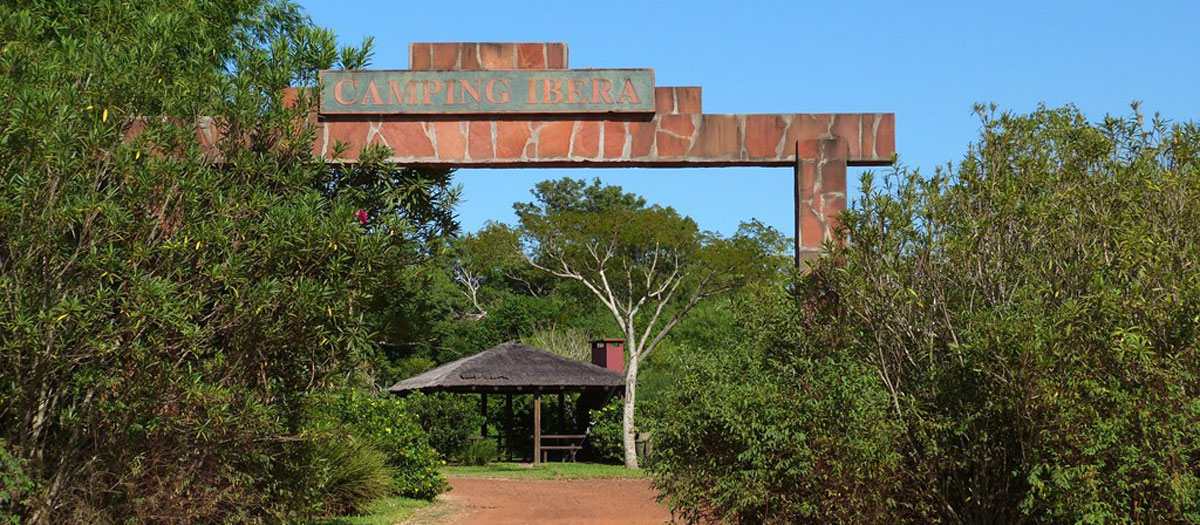 Pórtico de ingreso  -  Camping Iberá
