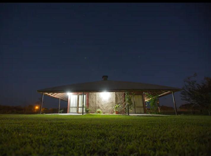 La casa de noche
