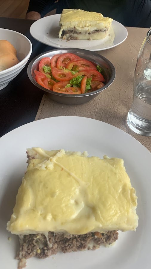 Pastel de papa con carne picada, postre salado de la abuela