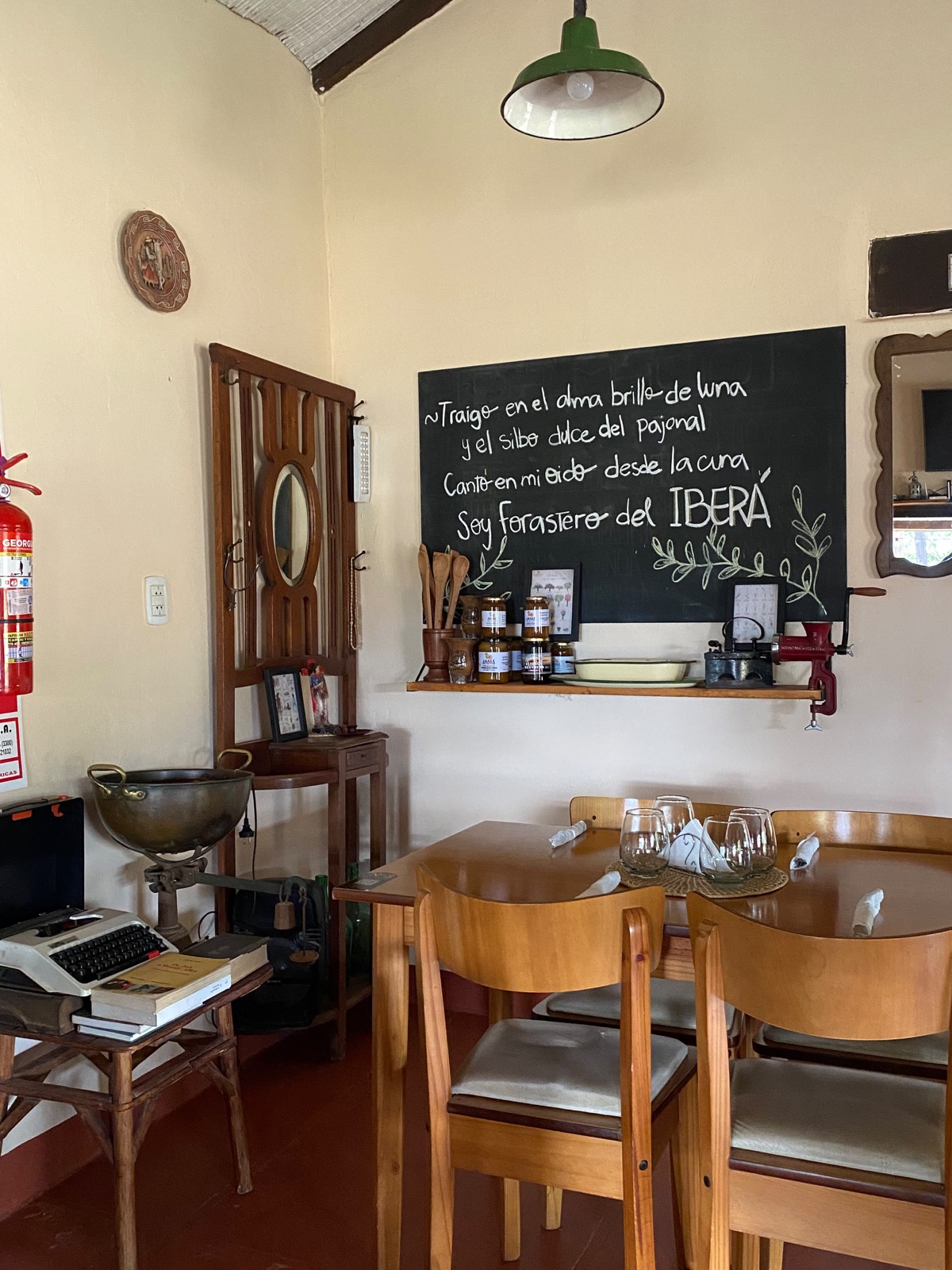 "Soy forastero del Iberá": detalle del salón