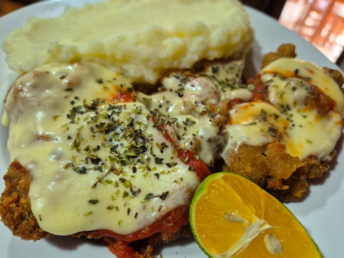 Milanesa napolitana con puré