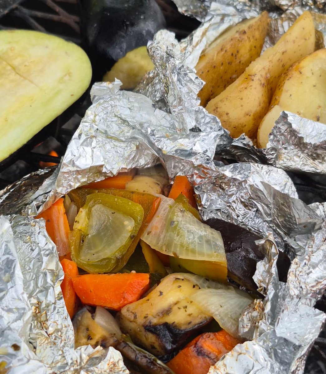 Verduras a la parrilla, en papel de aluminio