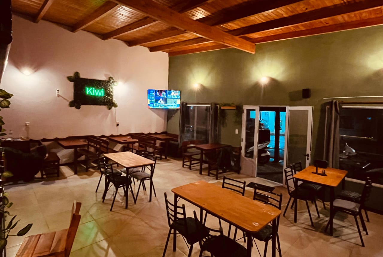 Kiwi Bar
