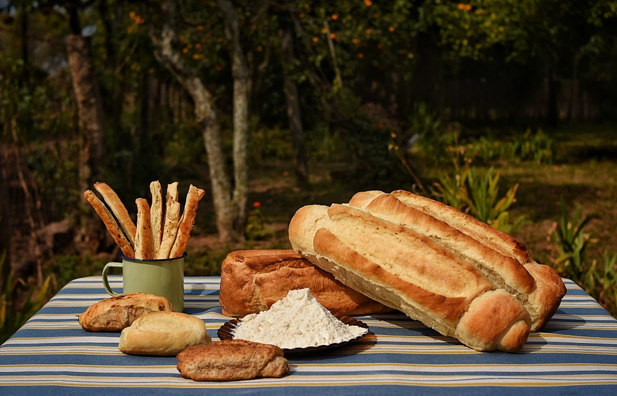 Pan casero y delicias de la finca, horneados por Juanita