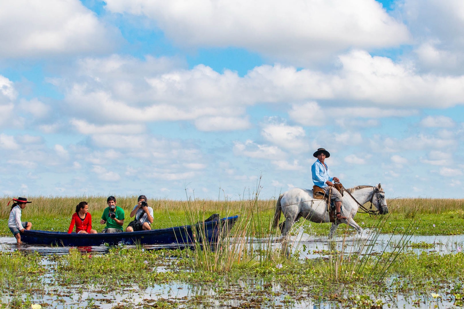 Kayak por los esteros vírgenes del Portal San Nicolás